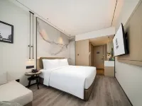 Yunhe Yebo Hotel (Zhuhai North Station Baolong City) - parking