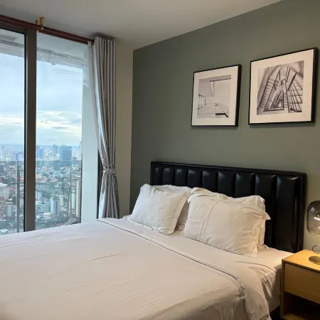 The Peak Service Apt By David