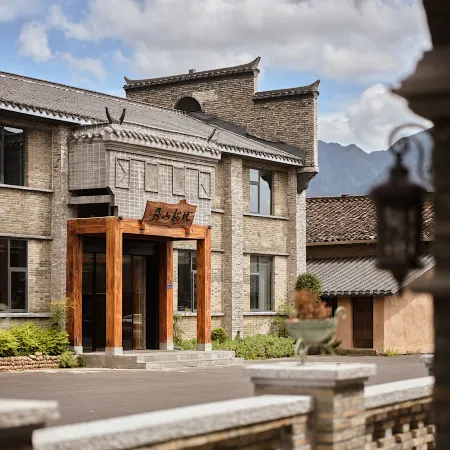 Creek & Mountain Lodge