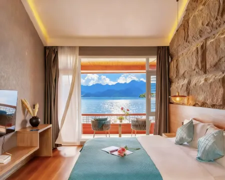 瀘沽湖泊居客棧 鹽源住宿飯店