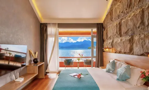 Luguhu Poju Inn Hotels in Yanyuan