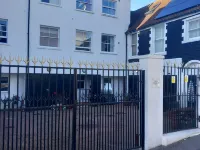 Number Four Hotels near SEA LIFE Brighton