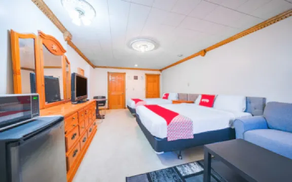OYO Hotel Portland or Near Airport Hotels in Portland