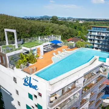 The Blue Hotel Отели рядом с достопримечательностью «Храм Чалонг»