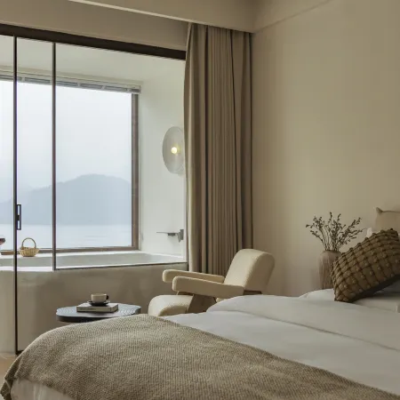 Wawu · Mountain is Mountain · Designer Vacation Apartment (Yanu Lake)