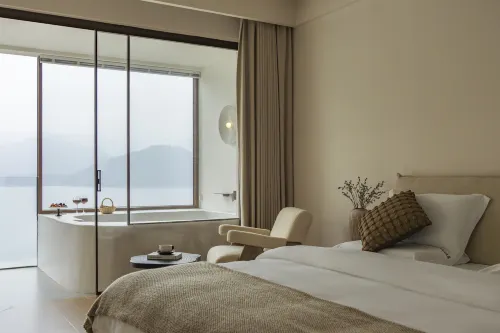 Wawu · Mountain is Mountain · Designer Vacation Apartment (Yanu Lake)
