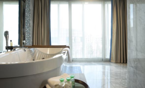 Renaissance Izmir Hotel