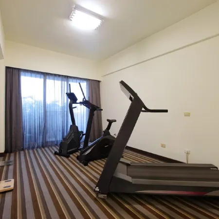 Metro Hotel Отели рядом с достопримечательностью «Мир на горе Цзиньху»