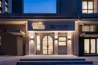 "Town Talk •THEMOMENAPARTMENTAesthetic Designer LOFT  (Nantong Vocational University Branch) Hotel di 