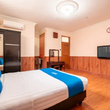 Rehat at Hotel Sabang Hotel dekat Katedral Santo Petrus