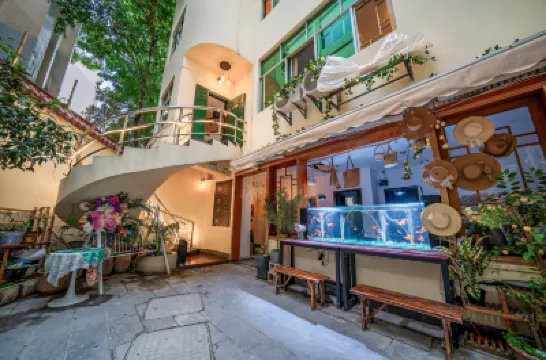 Lingya Journey Hostel (Wenchang Pavilion) Hotel di 
