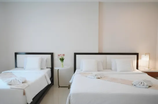 เหอลี่เรสซิเดนซ์ โรงแรมใกล้สนามกีฬาเชียงใหม่ 700 ปี