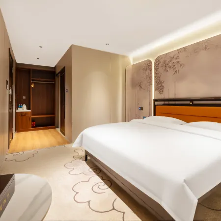 Viva Hotel (Beijing International Trade Sihui East Subway Station)