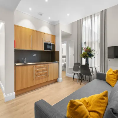 Cleveland Residences Russell Square Hotels near Bloomsbury