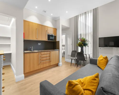 Cleveland Residences Russell Square Hotels near Gordon Square