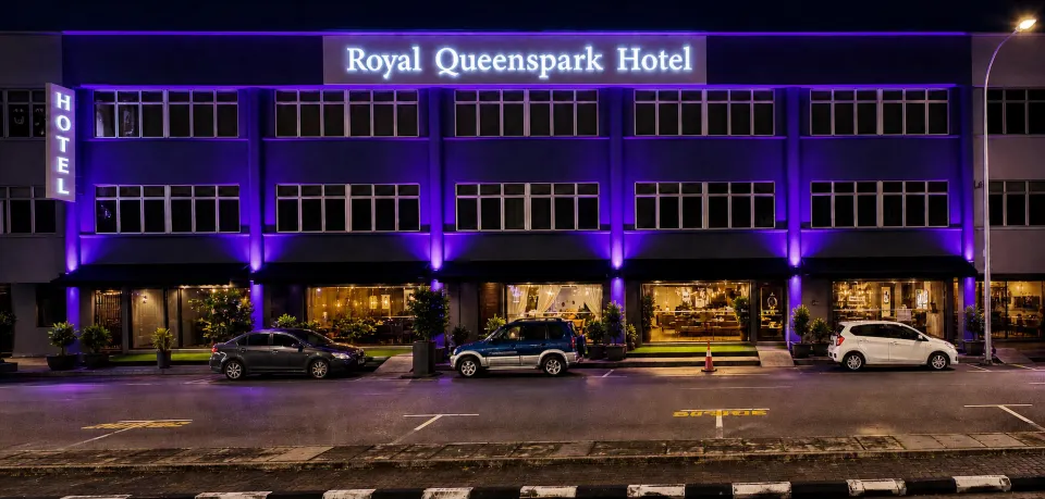 Royal Queenspark Hotel