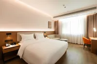 Youyi Crystal Hotel (Qinzhou Port Plaza)