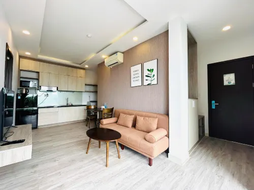 Meridians by Hsuites - Condos