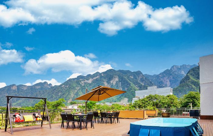 Qixia Mountain Residence Homestay (Huashan Scenic Area Tourist Center Store)