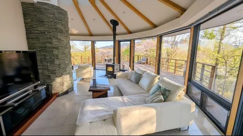 The Karuizawa Panoramic Villa – Sky Retreat (pets ok, sauna available) - parking