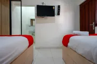 RedDoorz near Alun Alun Kudus 2 - parking