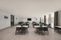 Dilian Hotel (Xiangzhou Dream Night Club) - breakfast