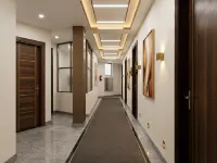 Hotel Emerald Suites At Delhi Airport - 民宿