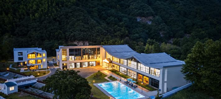 Moon Lake Pillow Creek Cloud House Hotels in Jingxian