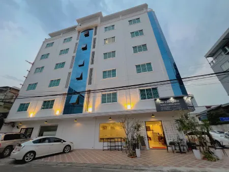 White Corner Hotel