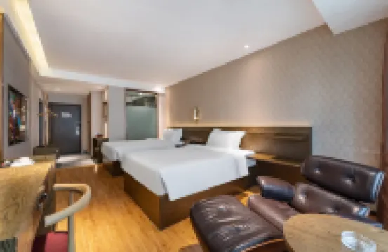 James Joyce Coffetel (Chengdu Jianshe Road Dongjiao Jiyi Square) Hotels near Chenghua