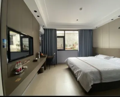 우펑쥐 호텔 나비춤청강·은시지심곡관광지 주변 호텔