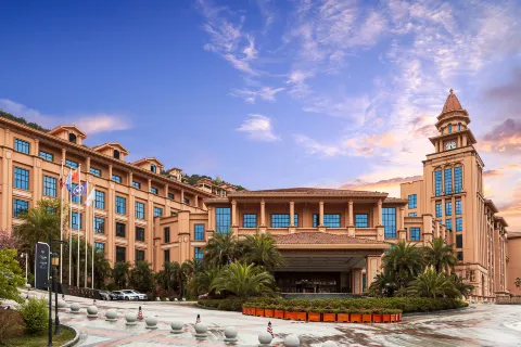 Sunshine Hotel Bazhong