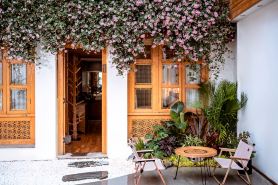 Dongsheng Wild Luxury Courtyard (Lijiang Mufu Store)