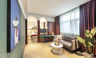 Moshu Light Luxury Hotel (Caimingyuan East Gate Branch, Shangcai Pedestrian Street)