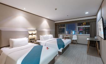 Chongqing Jiefangbei Hongyadong Fuyue Rezen Hotel