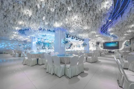 Junyi Chain Hotel (Xiaogan Yunmeng Hanzheng Street Industrial Park) Отели рядом с достопримечательностью «Hubei Xiangyun Bay Cultural Tourism Scenic Area»