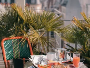 Hôtel Eiffel Blomet