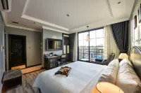 Hotel DMelin Hotels near شاطئ فرونت (Front Beach)