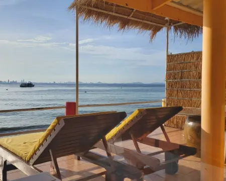 ラレーナ リゾート バイ ザ シー コ ラン ラン島のホテル