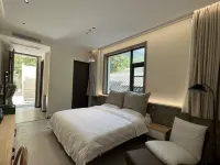 Ice and Snow Mountain Residence Homestay - balcony