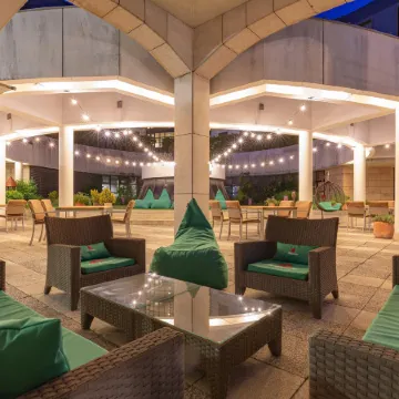 Crowne Plaza BRATISLAVA by IHG Отели рядом с достопримечательностью «район Братислава I»