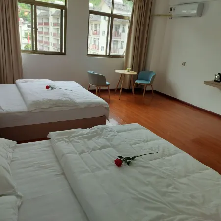 Ningyi Meizi Hotel