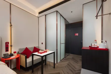 Wassim Hotel (Jinan CBD MixC Store) Отели рядом с достопримечательностью «Shandong University of Political Science and Law»