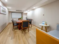 Hongge Apartment Hotel Hotels near Changning