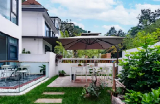 Floral Hotel· Fengxutai Hot Spring Hotel(Laojunshan Yunjing Cableway Branch)