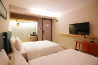 栢裏雲棲酒店（廣州永慶坊上下九步行街店） - 2星級