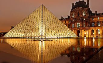 Louvre Apartment