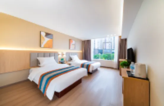 Chunhe Yuejing Hotel (Kaili International Trade Branch)