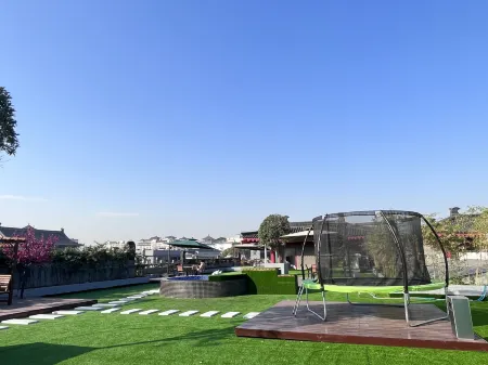 Fillmore Hotel (Xi'an Bell Tower Subway Station Huimin Street)