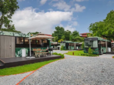巴士合作社房車酒店 鄰近Orchid Garden & Koi Pond的酒店